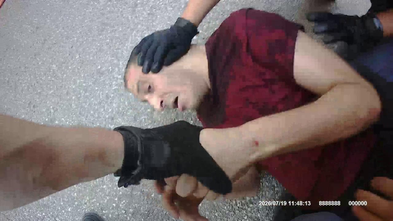 Gli ultimi minuti di Fakir nella bodycam: il fermo, l'arresto cardiaco, le frasi shock degli agenti