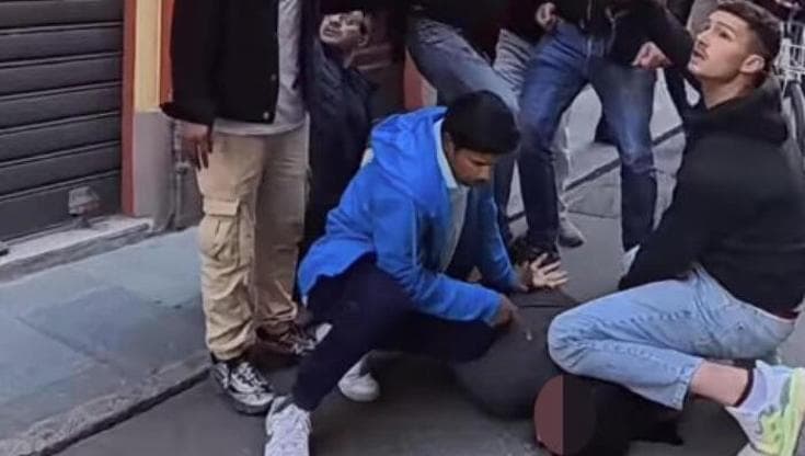Modena, auto sulla folla: non fu terrorismo. La legale della vittima accusa: “Pm di centrosinistra”