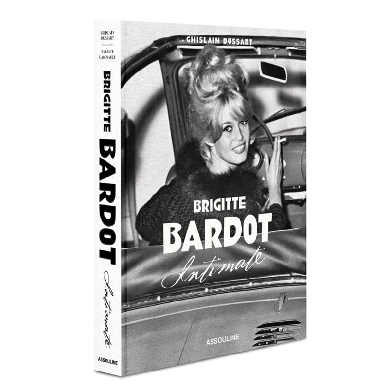 Brigitte Bardot, 91 anni da antidiva: un libro mostra il suo lato
