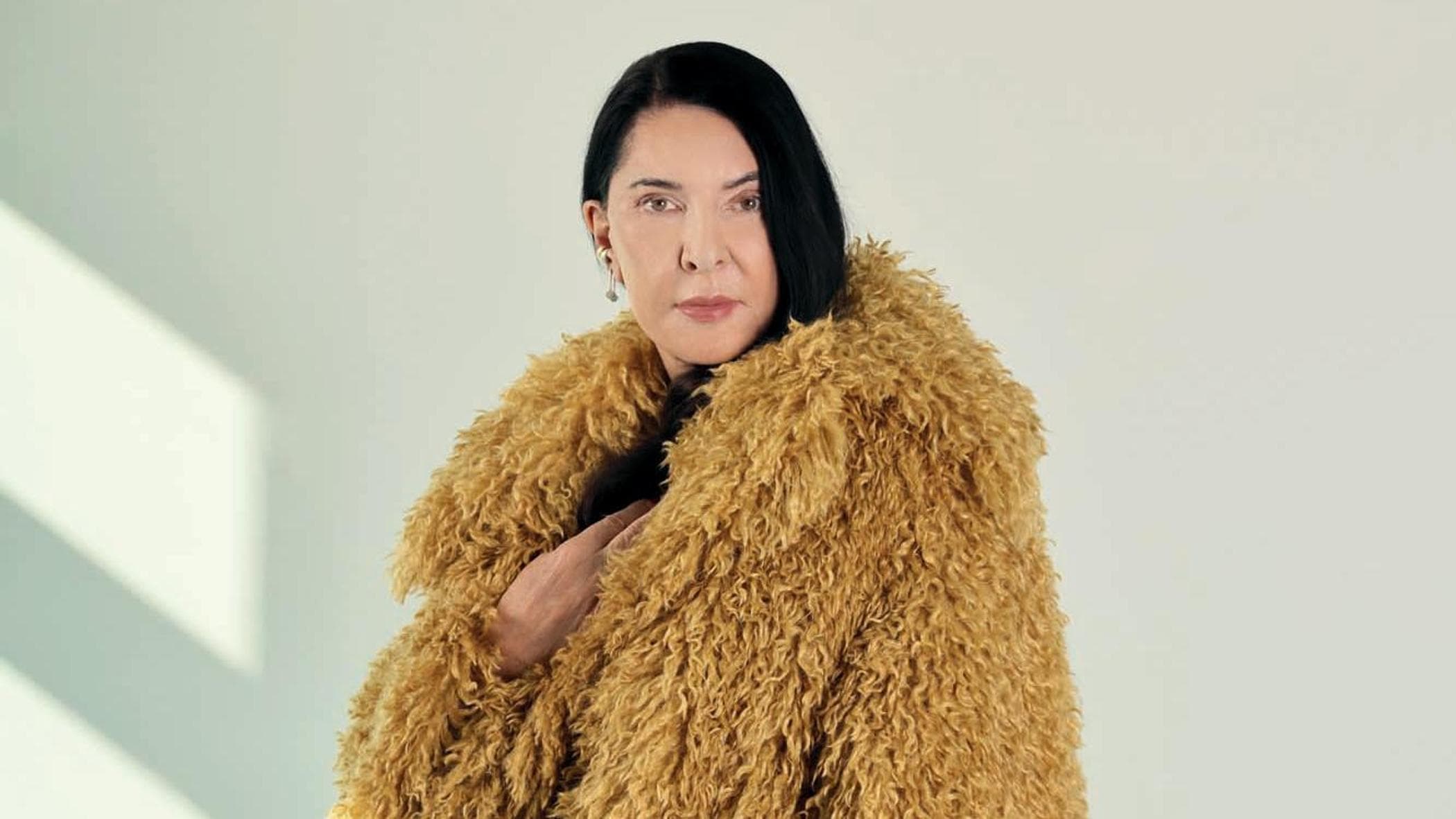 Marina Abramović: “Non accetto le regole. Le rompo. In altri tempi mi avrebbero bruciata viva”