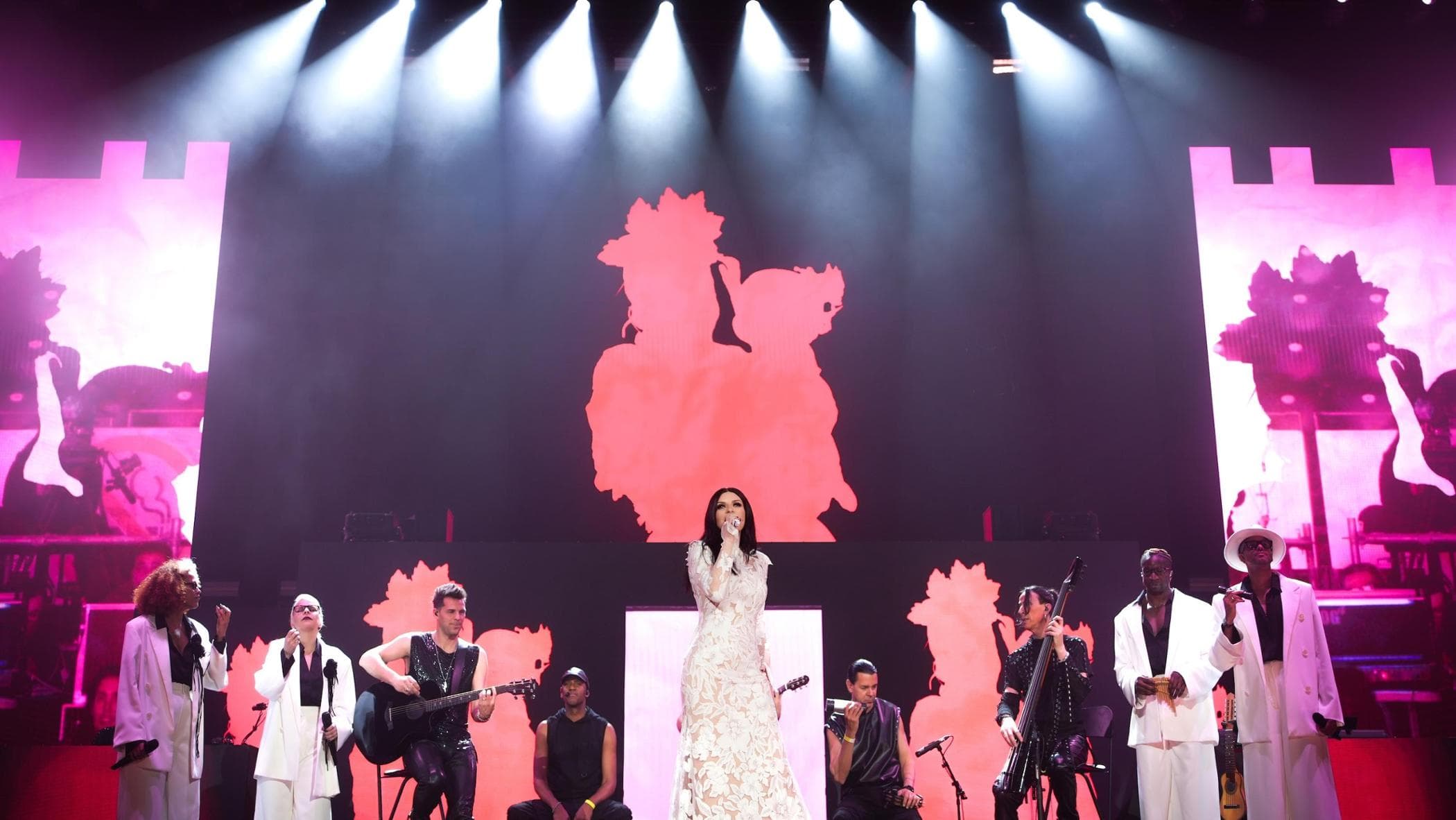 Laura Pausini: “Noi donne spesso nemiche di noi stesse. Kimi Antonelli? Mi emoziona il suo talento”