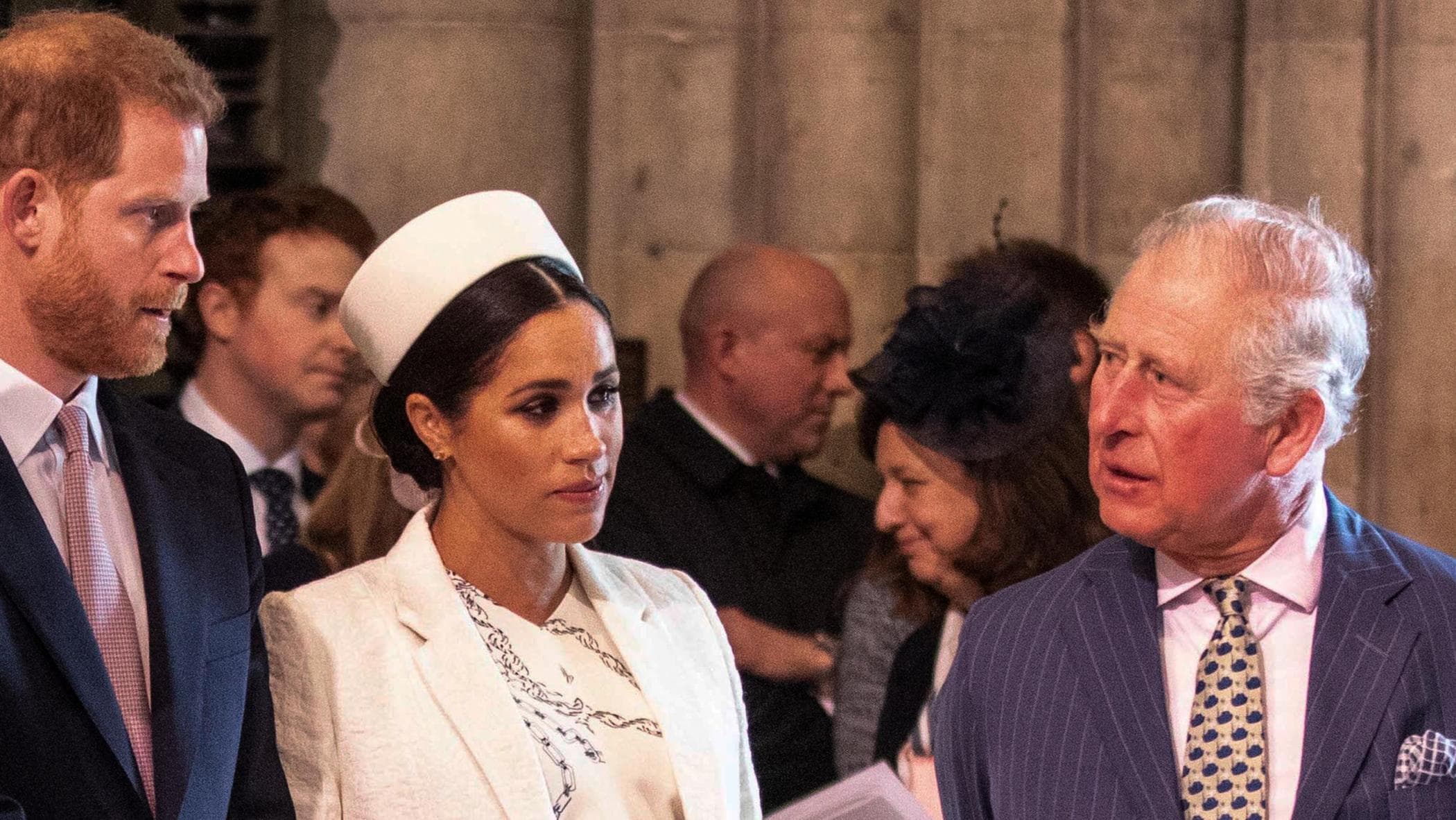Carlo III chiarisce ufficialmente il ruolo di Harry e Meghan: resteranno privati cittadini