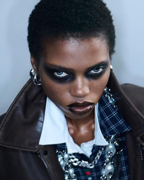 La Milano Fashion Week consacra il ritorno degli smokey eyes