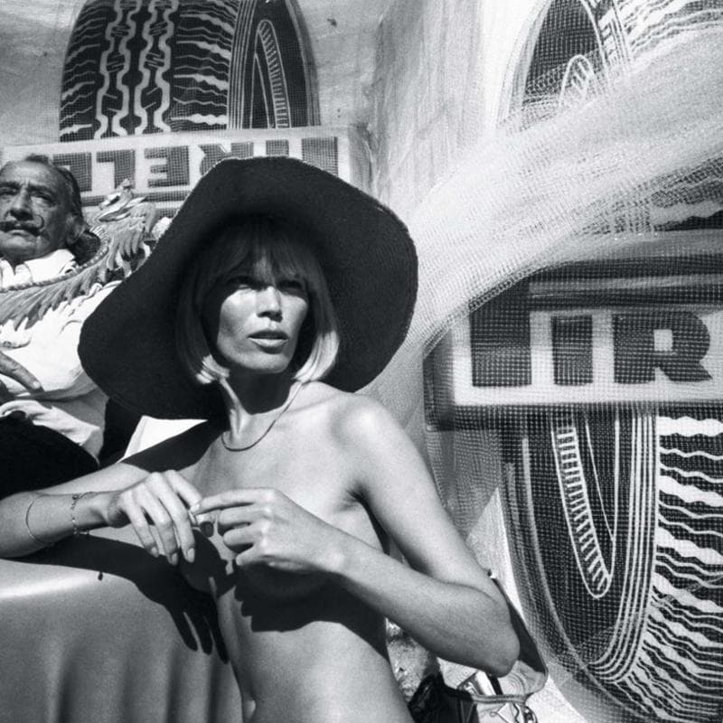 Amanda Lear: “Per far parlare di me ho accettato compromessi. I miei hater? Vorrei baciarli”
