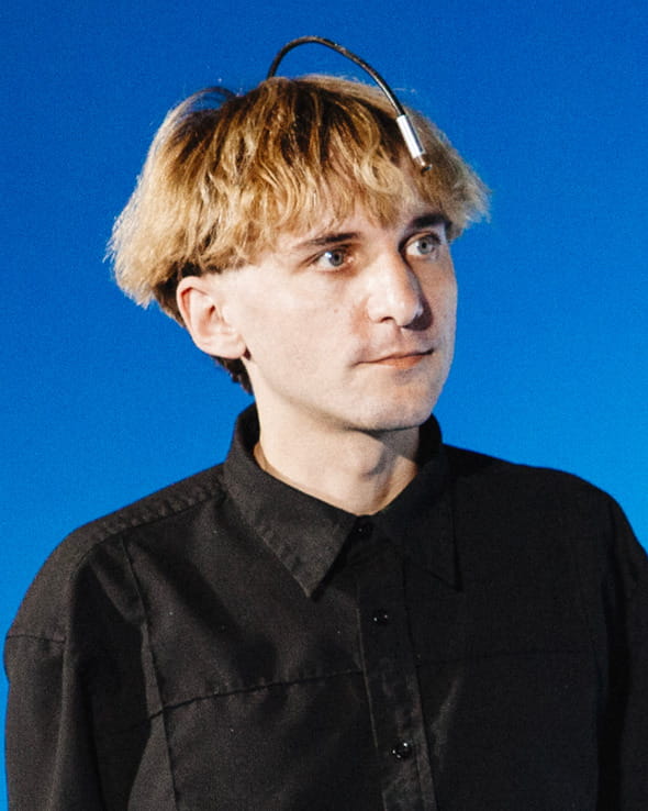 In alto l’antenna. Intervista a Neil Harbisson, il primo cyborg riconosciuto al mondo