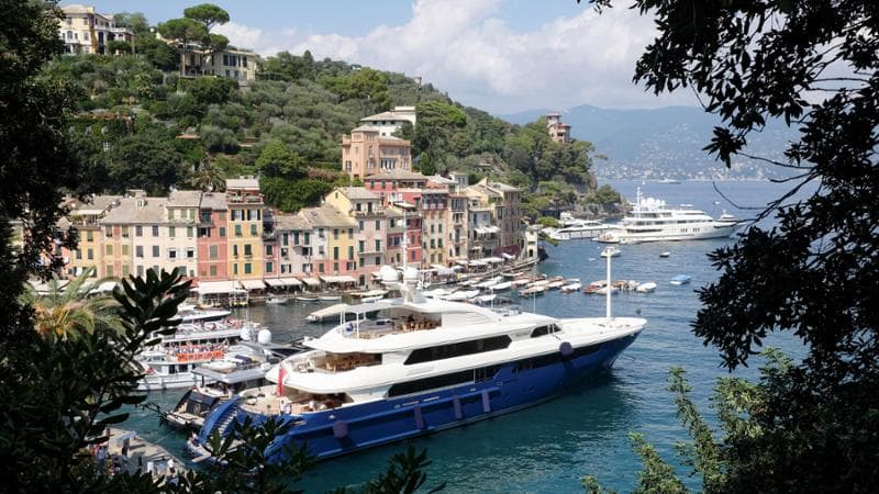 Capeli Numbers Genoa Boat Show 2026: Italy leads superyachts as small boats slow down ...