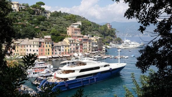 Italian superyachts lead the way, but smaller builders struggle