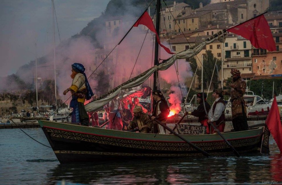 Le Navi Che I Pirati Assaltavano