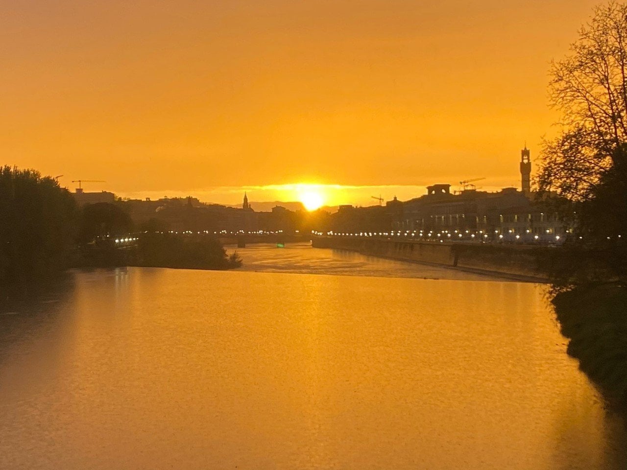 A Che Ora Tramonta Il Sole A Firenze