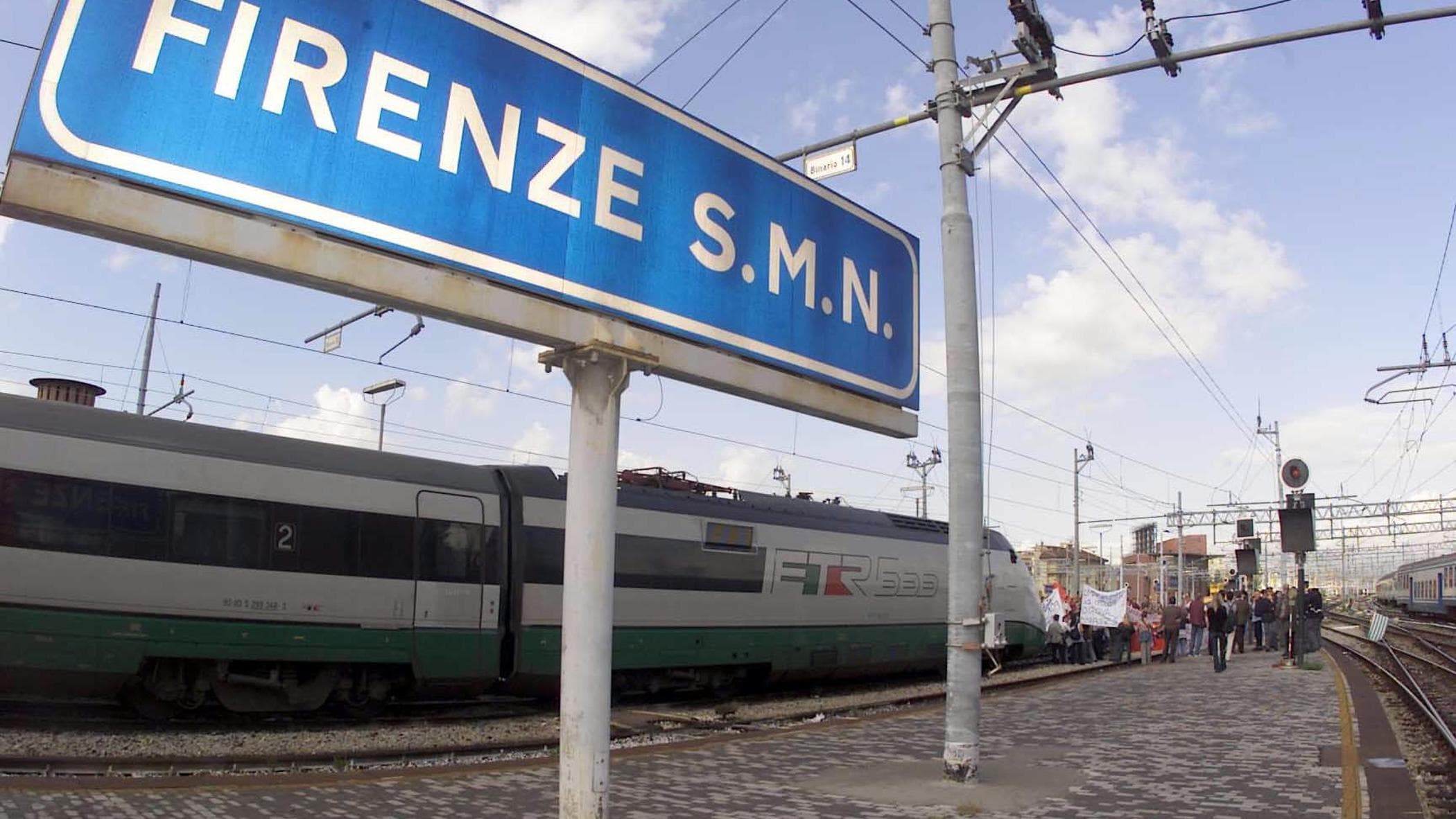 Firenze, ritardi dei treni a a Santa Maria Novella una persona sui