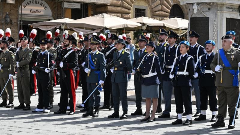 Firenze, 2 giugno: le celebrazioni in piazza della Signoria - la Repubblica