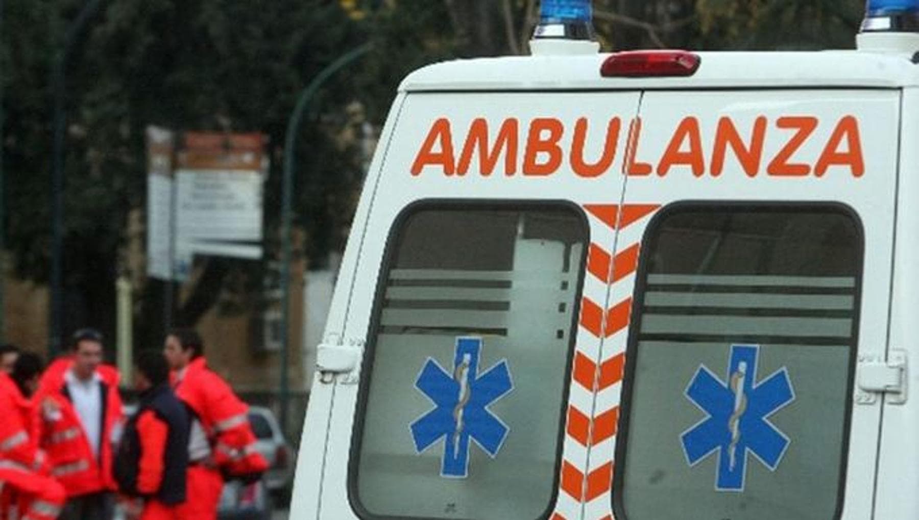 Incendio in un'abitazione a Massa: muore un uomo, grave la moglie