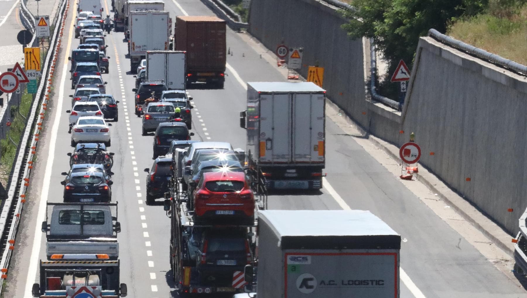 Incidente sulla A1, chiuso il tratto di autostrada tra Firenze Sud e Incisa. Code di 8 chilometri