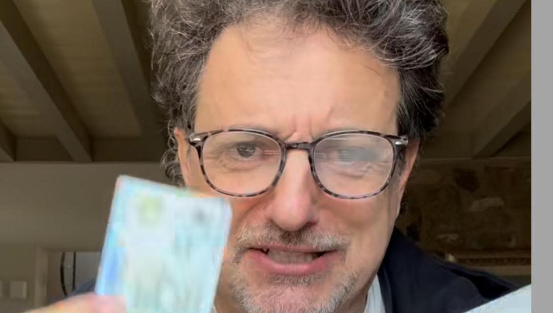 Il video sui social di Leonardo Pieraccioni contro le password. Il ...