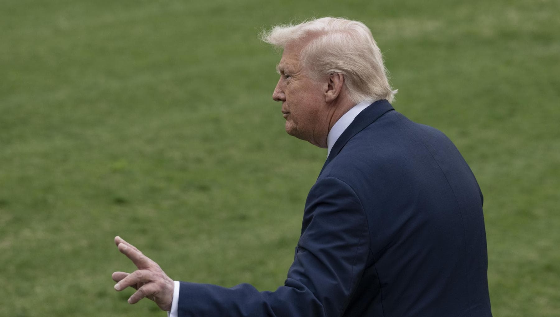 La Normale di Pisa contro la censura: acquista 38 tra i 381 libri messi all’indice da Trump