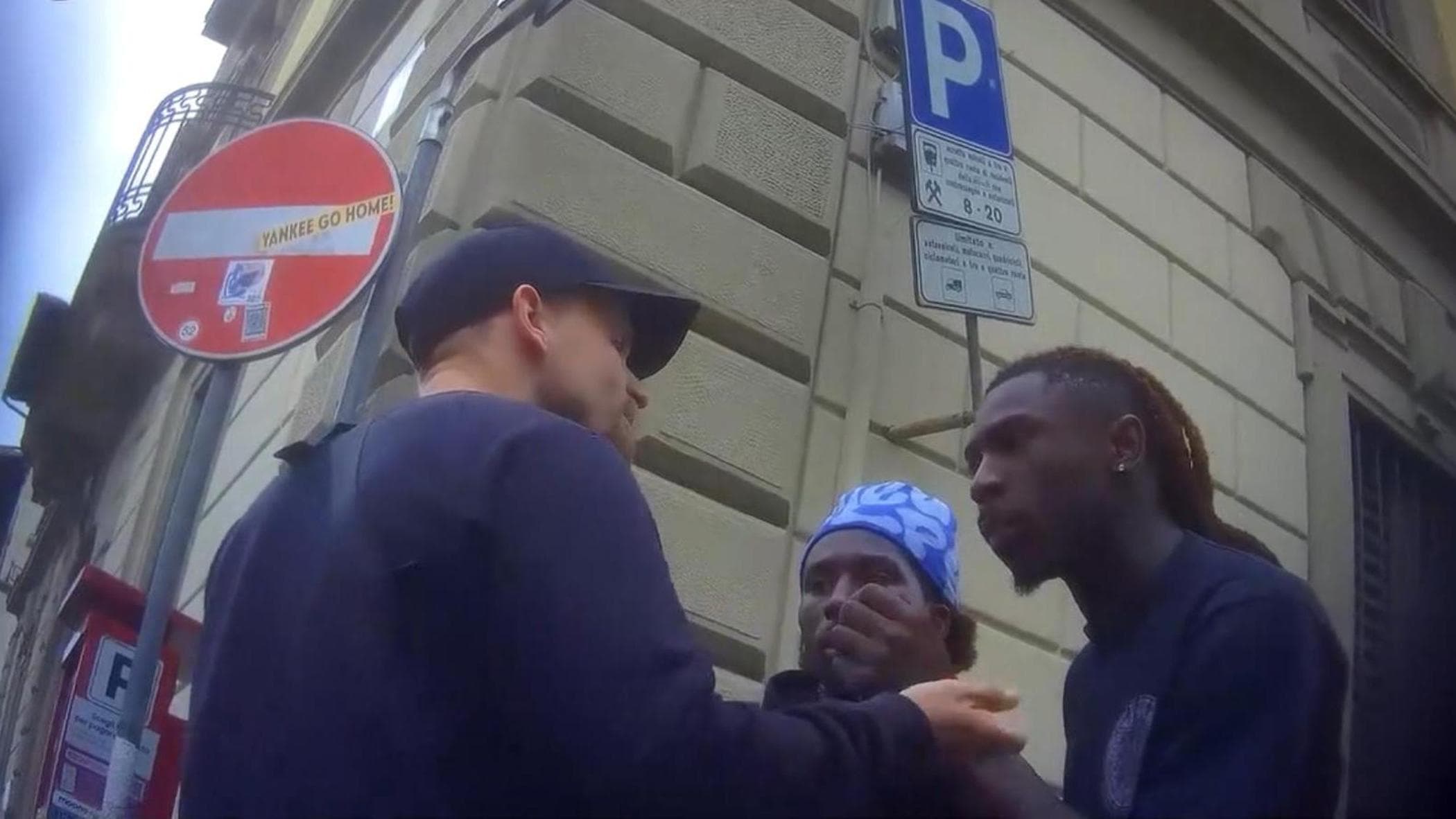 Kean sfiora la rissa con il content creator Pengwin a "Le Iene". Poi le scuse