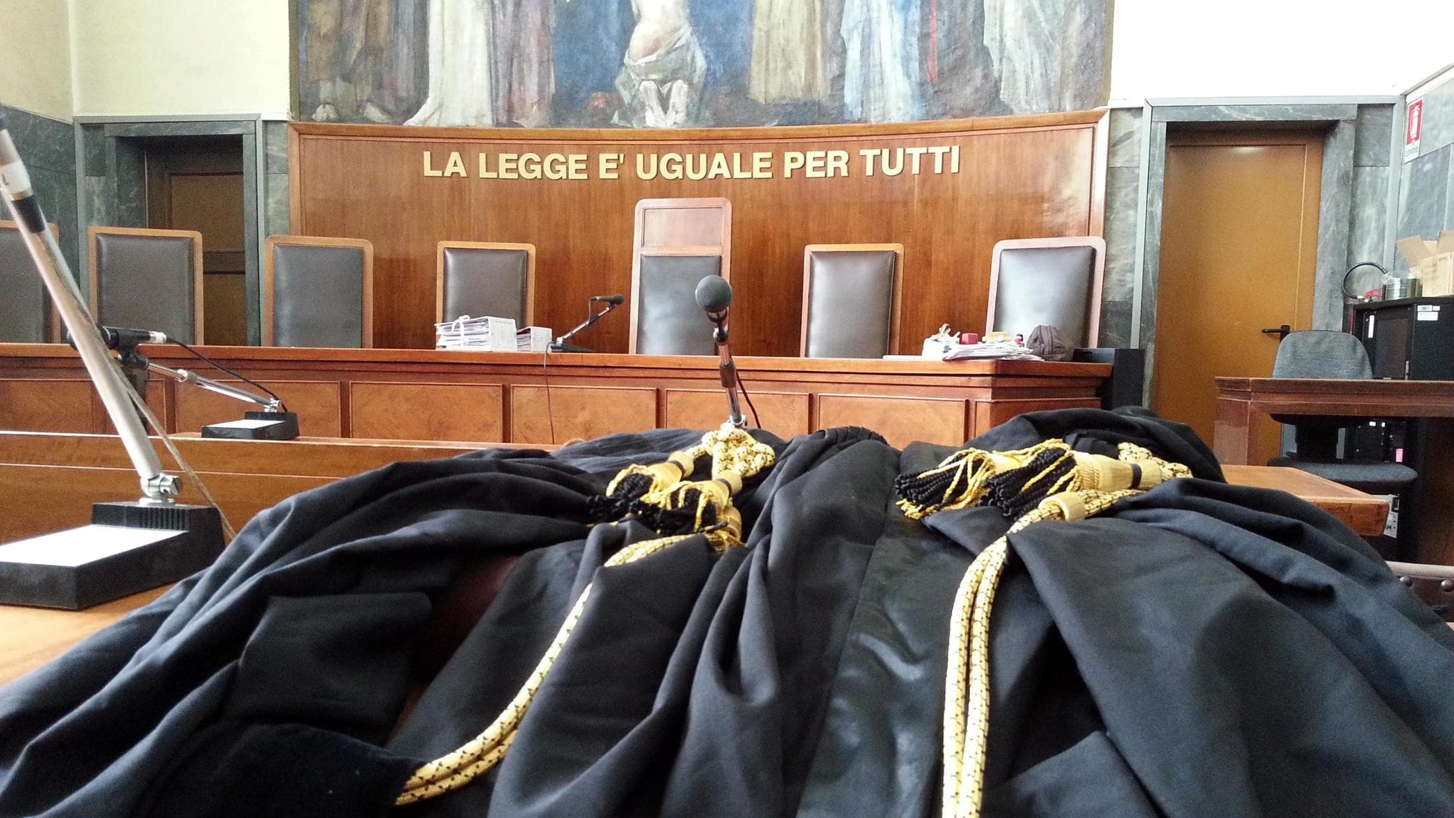 Arezzo, uccise la madre malata di Alzheimer: assolta: “Troppo stress per l’assistenza”