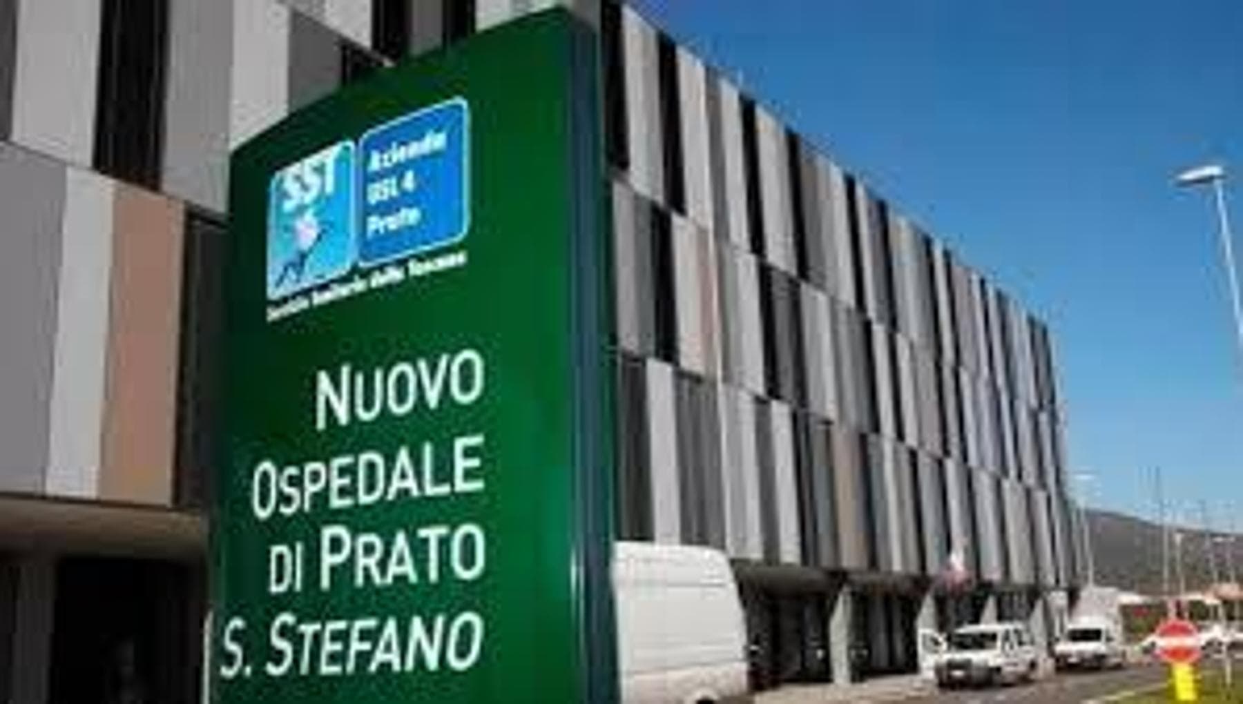 Colpi di pistola al pronto soccorso di Prato, detenuto tenta la fuga e l’agente spara