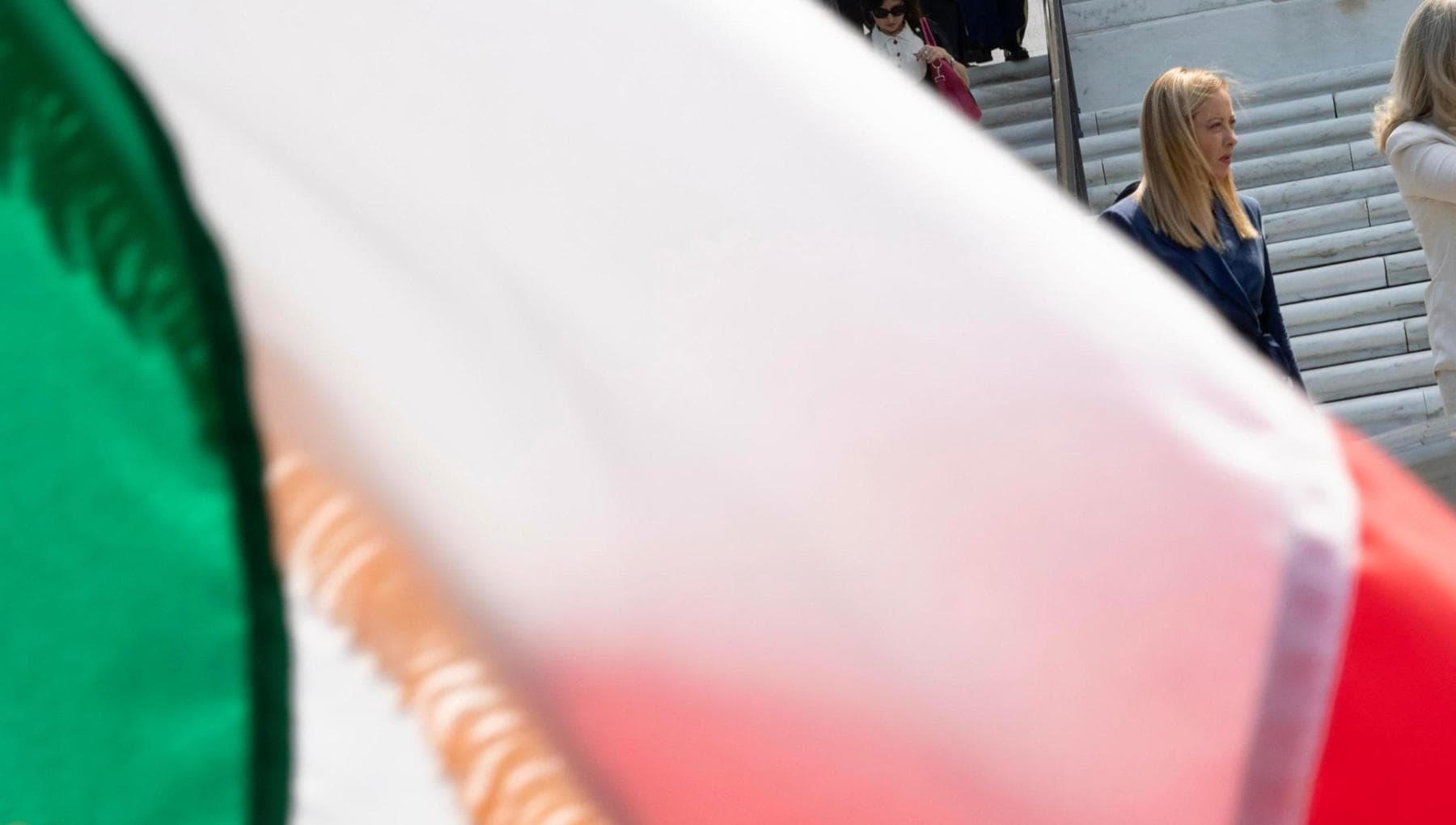 piantedosi sar224 espulso il migrante che ha offeso il tricolore a firenze da Firenze.repubblica.it piantedosi sar224 espulso il migrante che ha offeso il tricolore a firenze