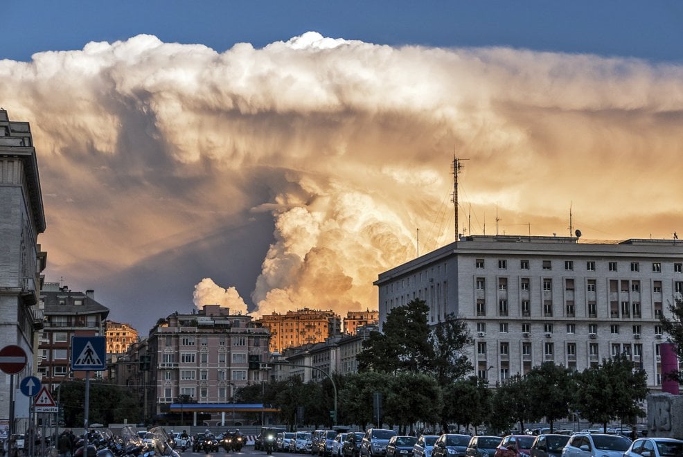 A Che Ora Tramonta Il Sole A Genova