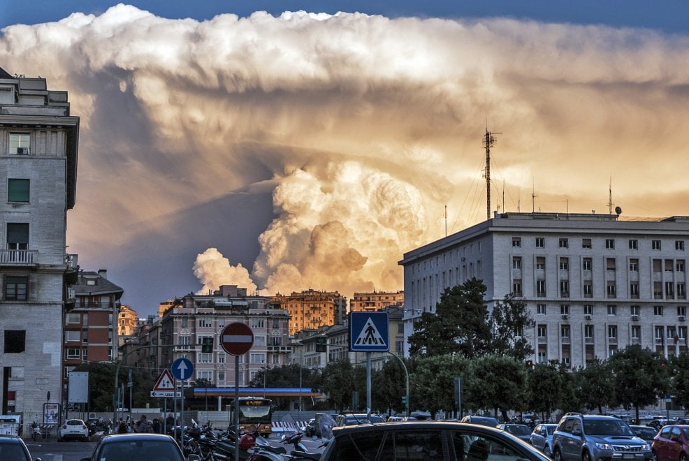 A Che Ora Tramonta Il Sole A Genova