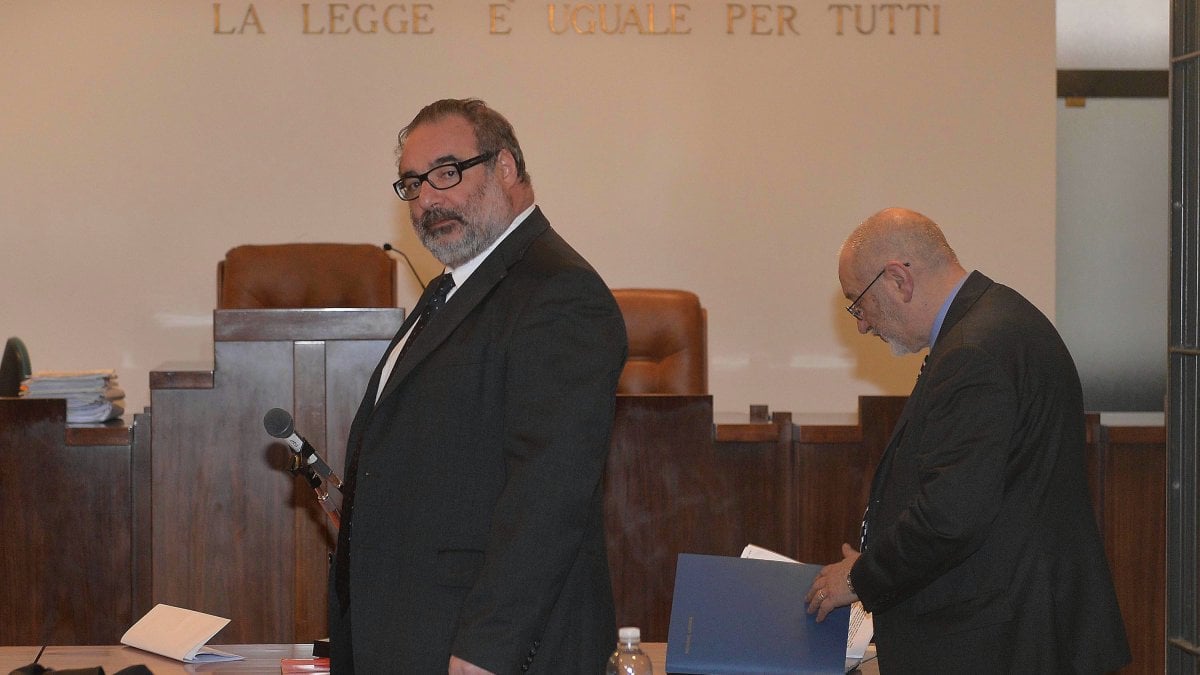 Foto Del Presidente Della Repubblica Negli Uffici Pubblici