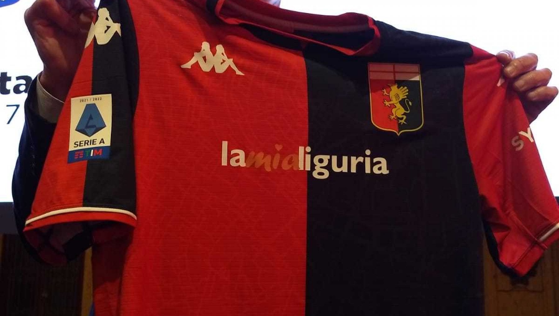 Torna la scritta "La mia Liguria" anche sulle maglie del Genoa - la ...