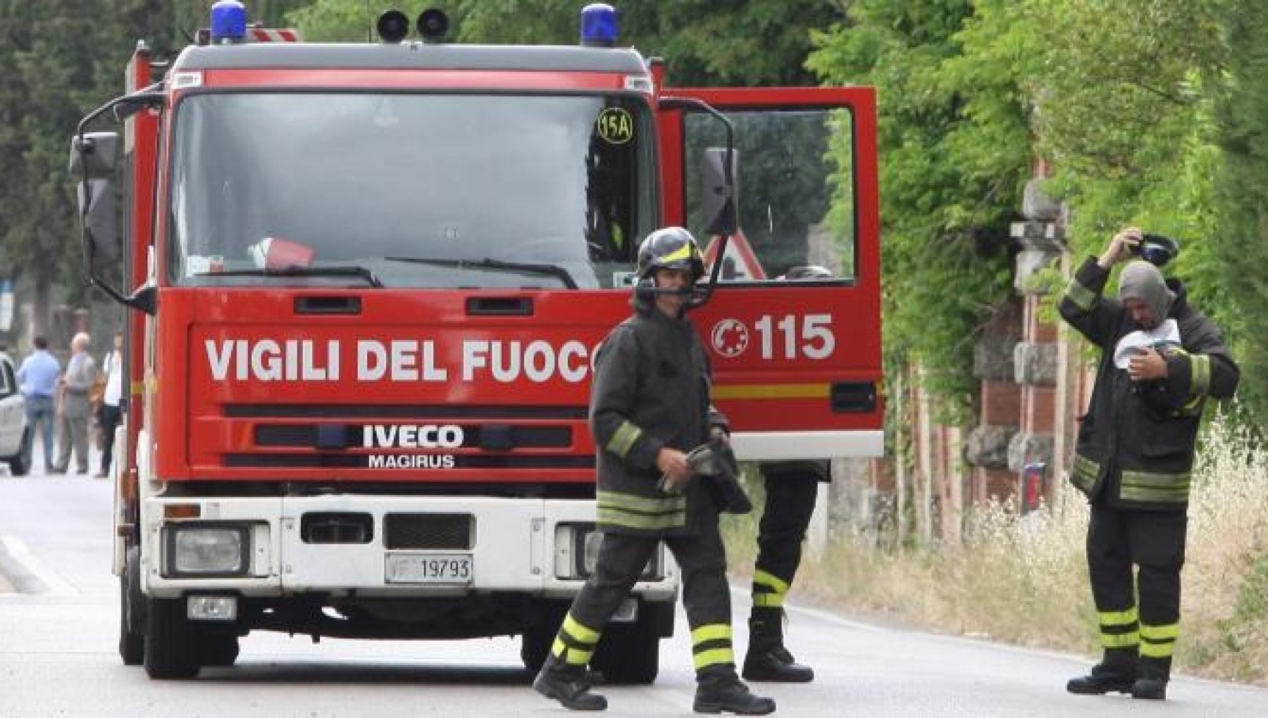 Rapallo, cane lasciato chiuso in auto sotto il siolo, salvato dai ...