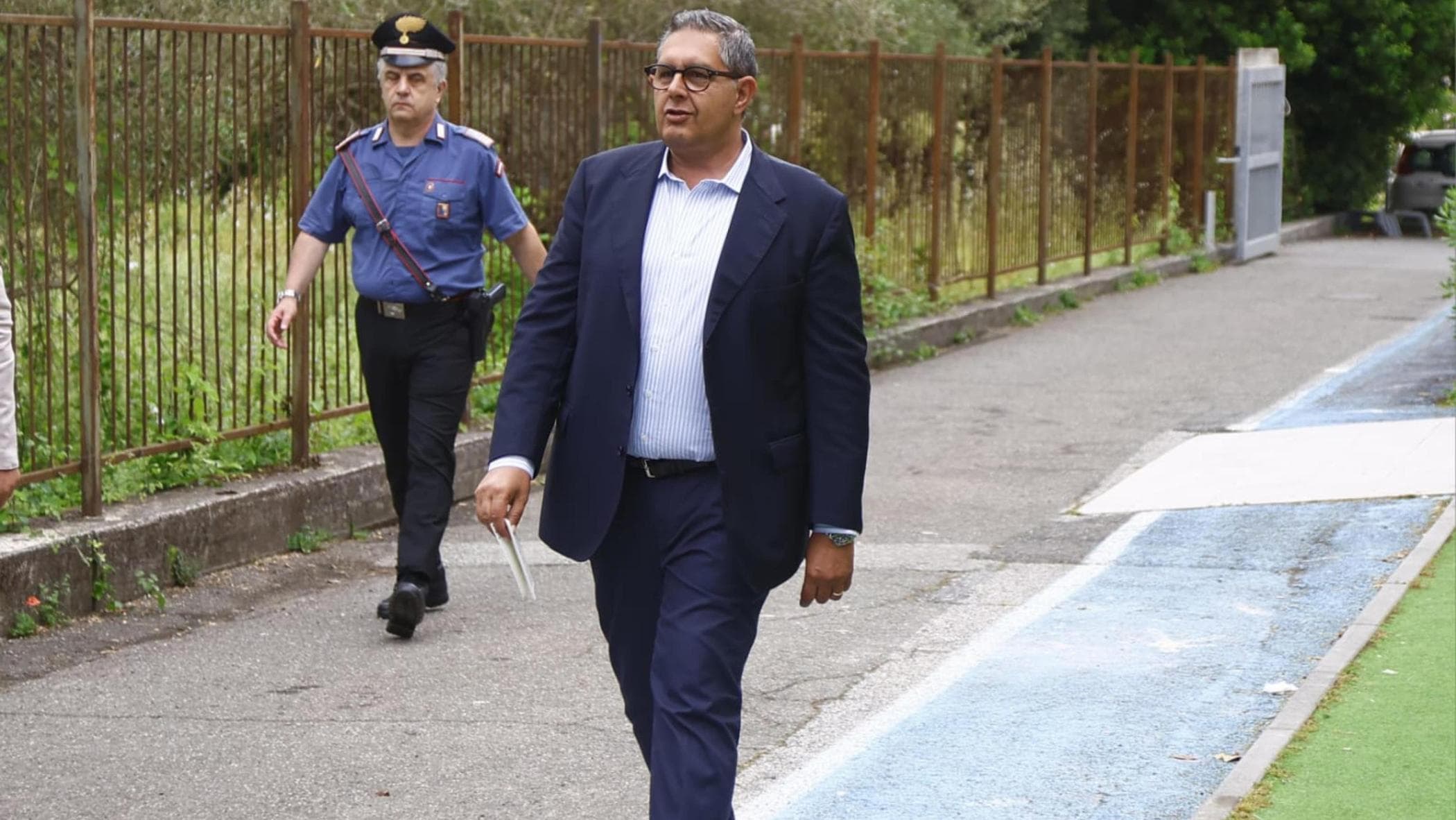 Toti için yeni tutuklama: “Yasadışı finansman”. Esselunga ve Primocanale yayıncısı dahil oldu