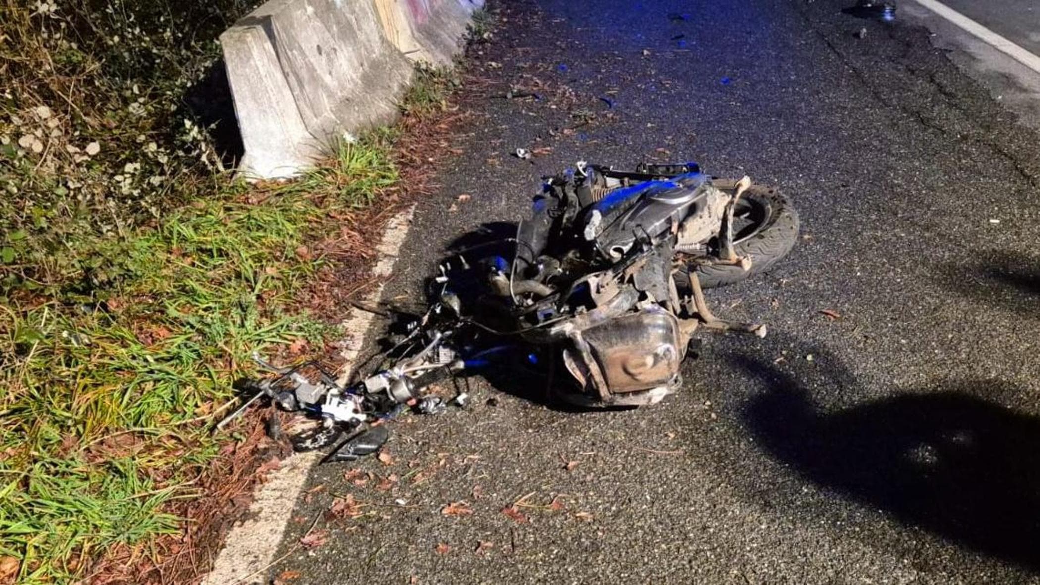 SUV très rapide de Repubblica.it Le SUV très rapide L'accident filmé par le dashcam la mort de Barbara et le suicide
