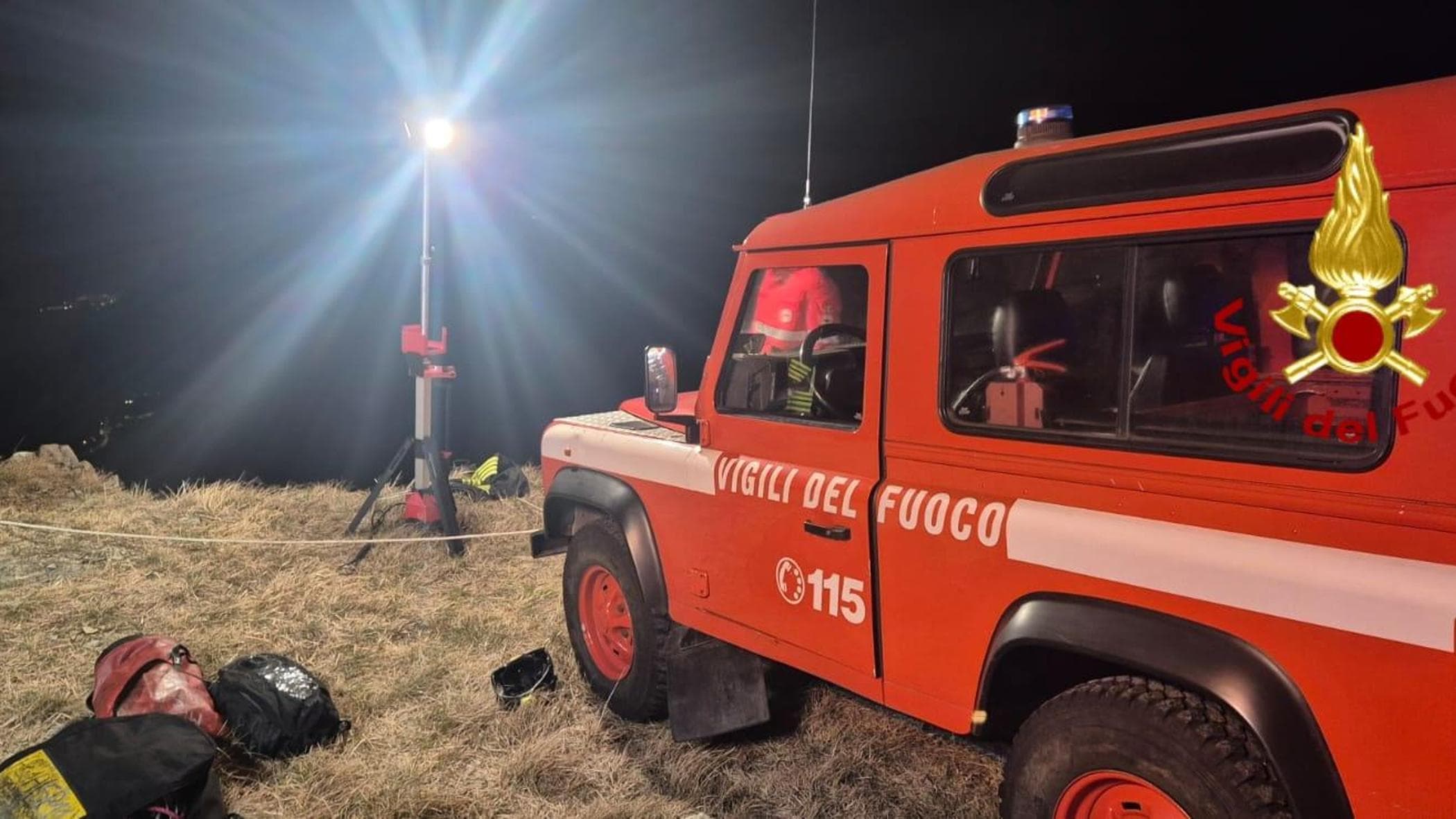 Auto precipita da un dirupo al Faiallo, i vigili del fuoco recuperano ...