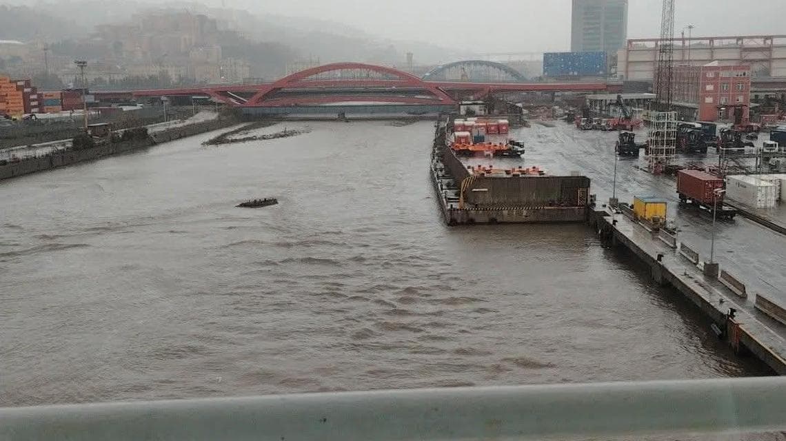 La desembocadura de la Polcevera (foto Giovanni Dapelo)