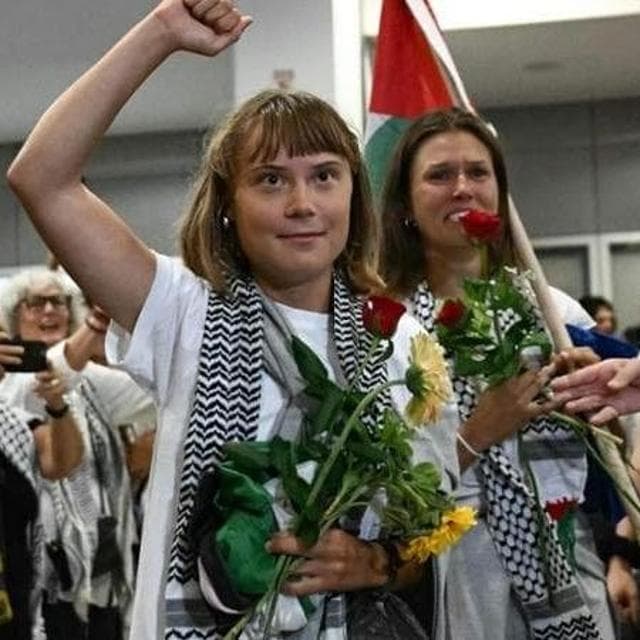 Genel grev, Cenova'daki sendika meydanı: Greta, liman işçileriyle birlikte Gazze'ye doğru manevra ve manevra