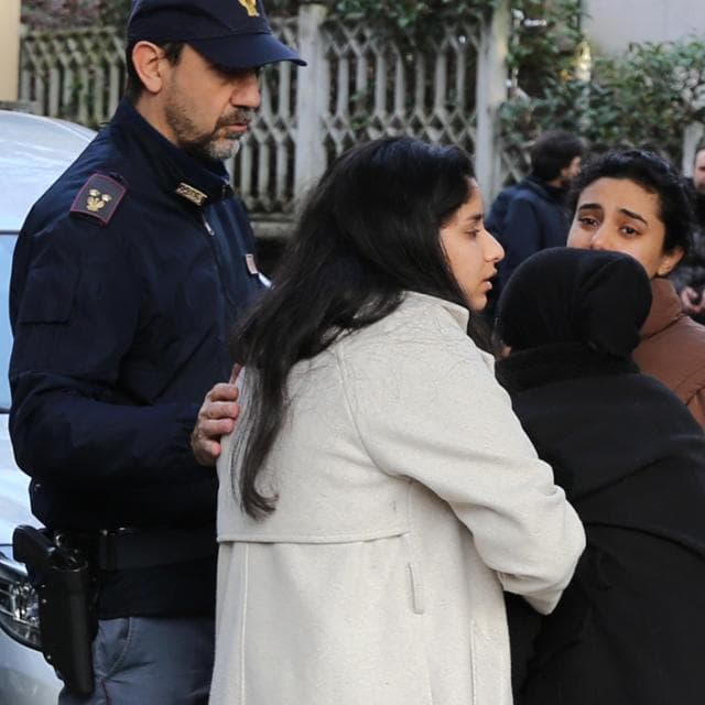 Öğrenci bıçaklanarak öldürüldü, La Spezia'da Bakan Valditara çocuğun ailesini kucakladı