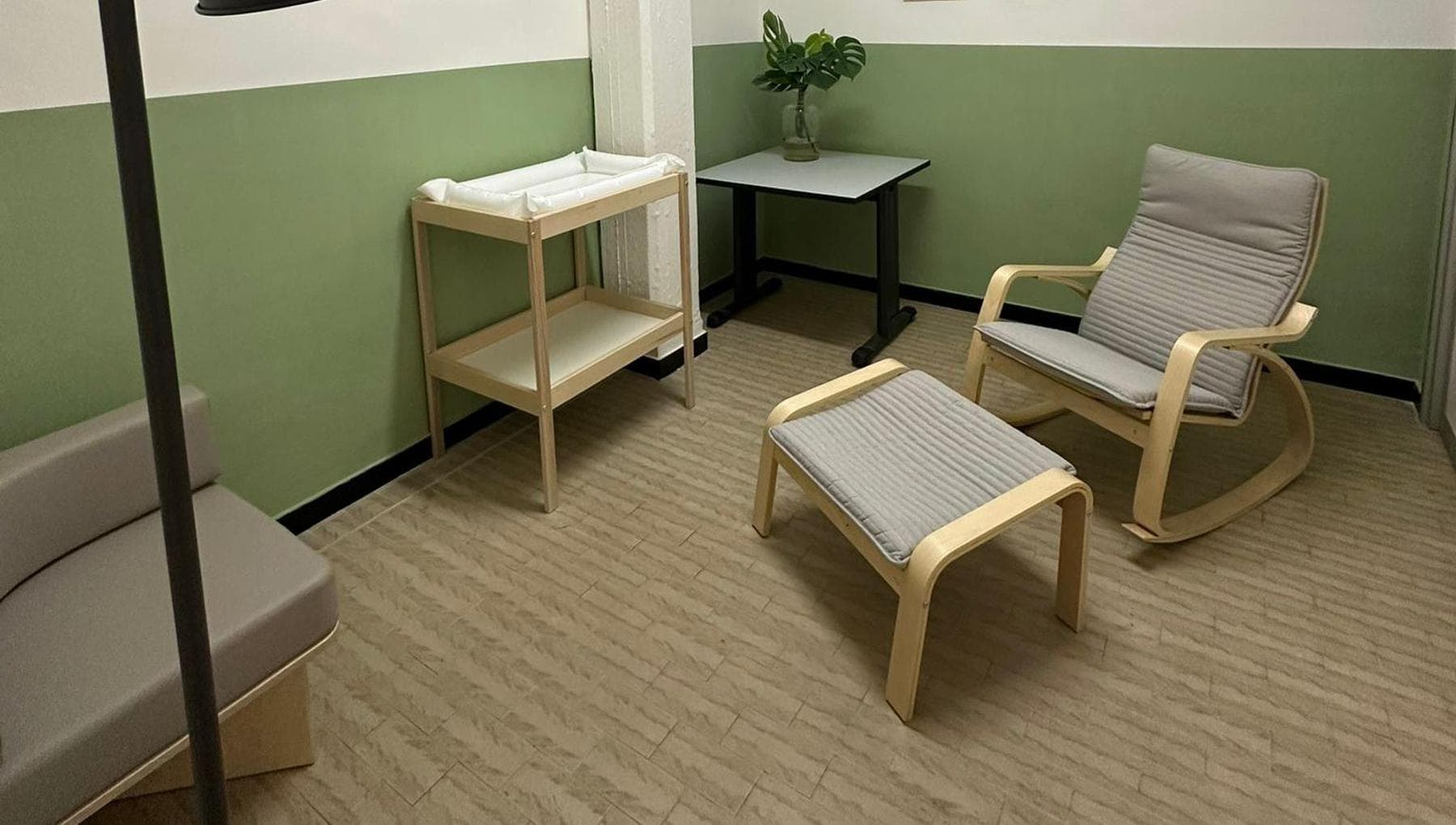 Telefonları ve bilgisayarları durdurun: Cenova Üniversitesi bağlantı kesme odalarının açılışını yapıyor