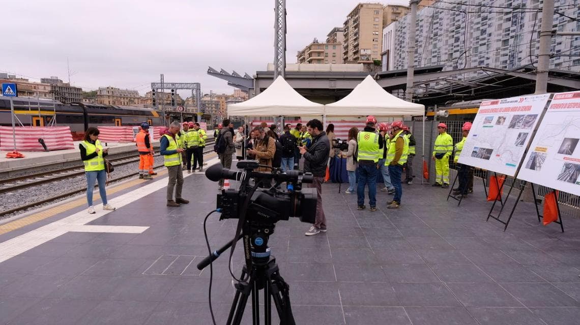 Demiryolu altılı inşaat şantiyesindeki denetim, yöneticilerle mekiğin arızalanması nedeniyle kaçırıldı