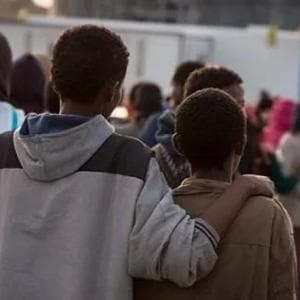 Cenova, Quinto'da yanlış tanıtılan saldırganlar ve refakatsiz yabancı çocukların karıştığı büyük arbede