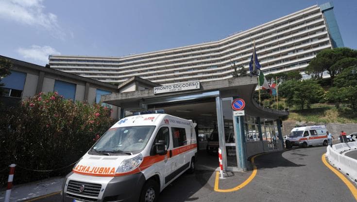 Copertina: Genova, 25 enne in ospedale per un dolore al ginocchio muore tre giorni dopo: tre indagati