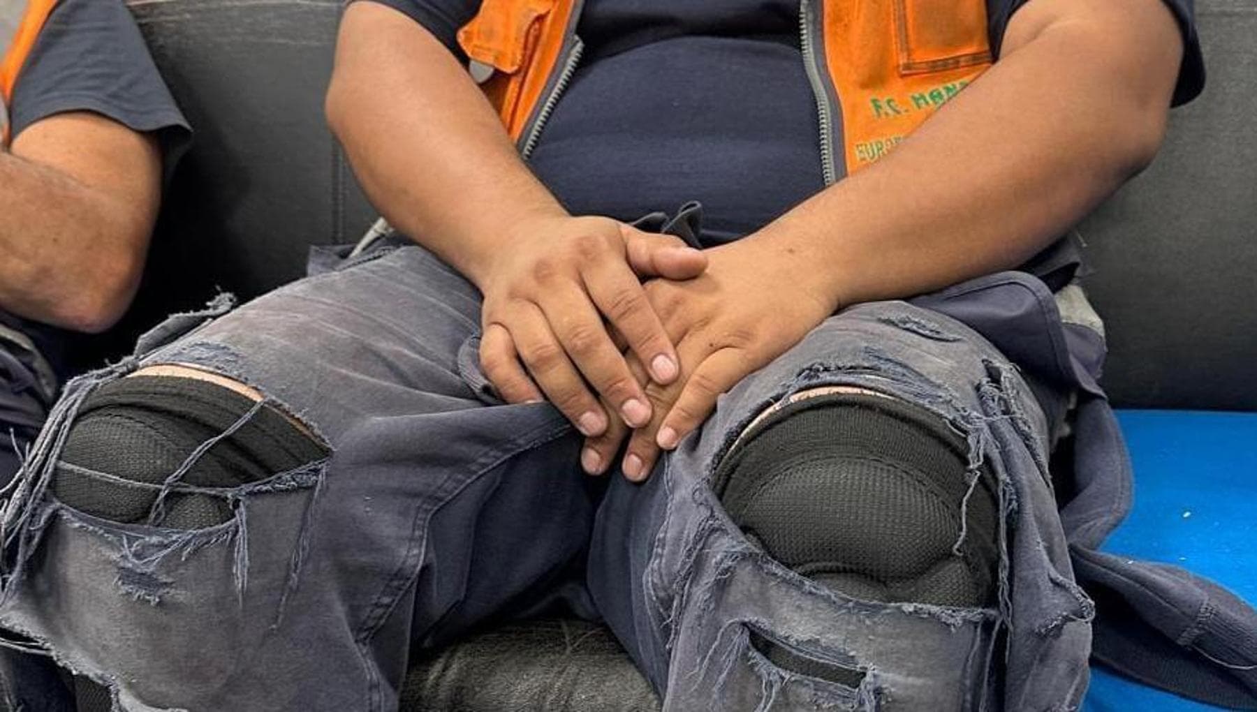 Aeroporto di Genova, i lavoratori degli appalti: “Ci danno dotazioni di sicurezza usate”