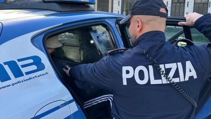 Anteprima: Perdita d’acqua in un appartamento di Genova, ma i Vigili del Fuoco trovano un uomo mummi…