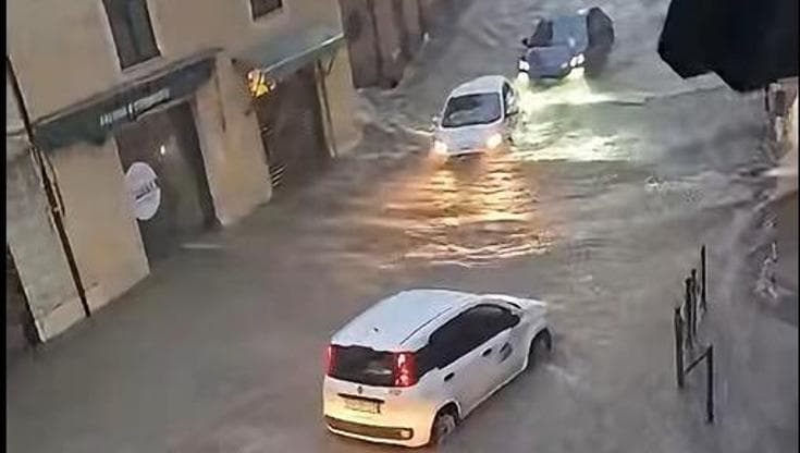 Allagamenti nel Tigullio per i forti temporali: allerta gialla per tutta la giornata