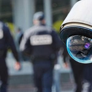 Non basta l’equazione osservazione-controllo, 

è fondamentale un lavoro di ritessitura sociale