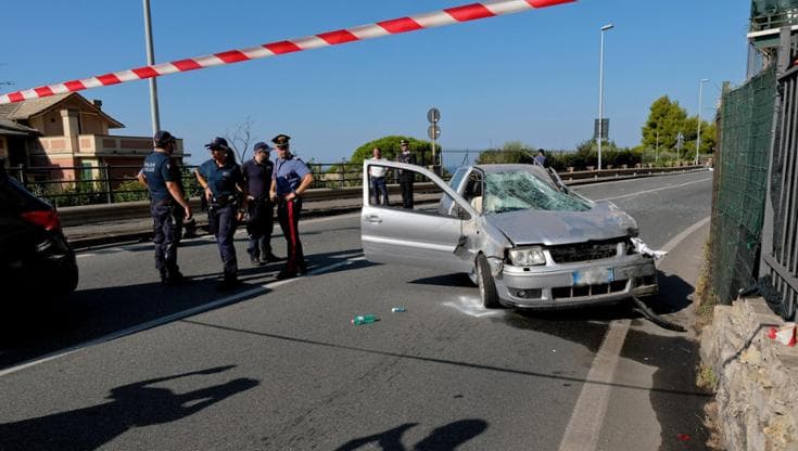 Tragedia di Bogliasco, la moglie dell’automobilista morto ha evitato una terza vittima sterzando