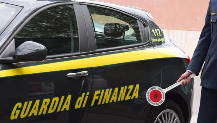 Tre indagati e sequestri per 7 milioni per bancarotta fraudolenta a una società di commercio caffè