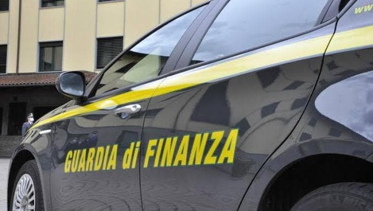 Professionista della sanità evasore totale, blitz della Finanza: sequestrati 800mila euro