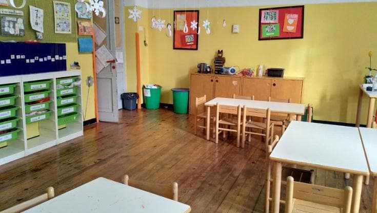 Asilo chiuso da dieci giorni per topi, bimbi trasferiti, la protesta dei genitori