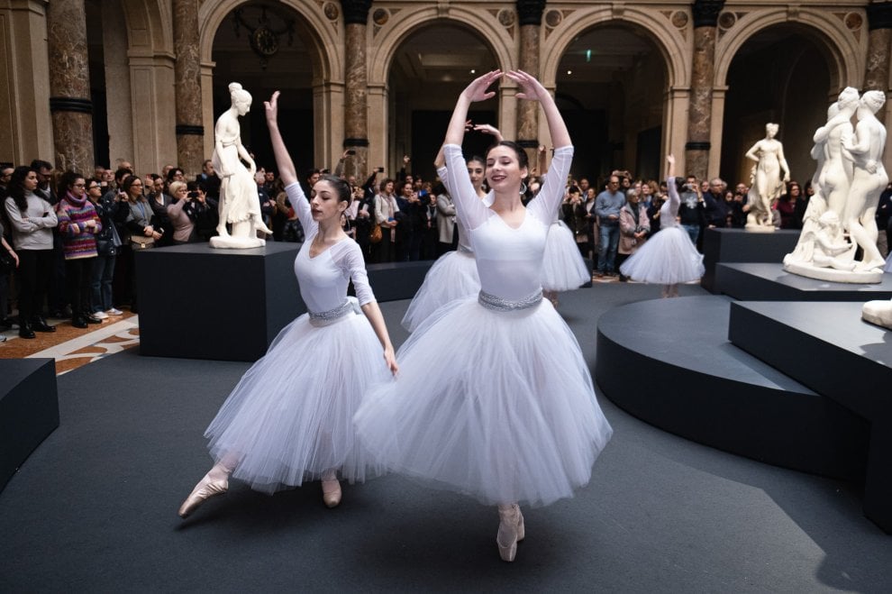 Si Vede Sulla Testa Delle Ballerine Classiche