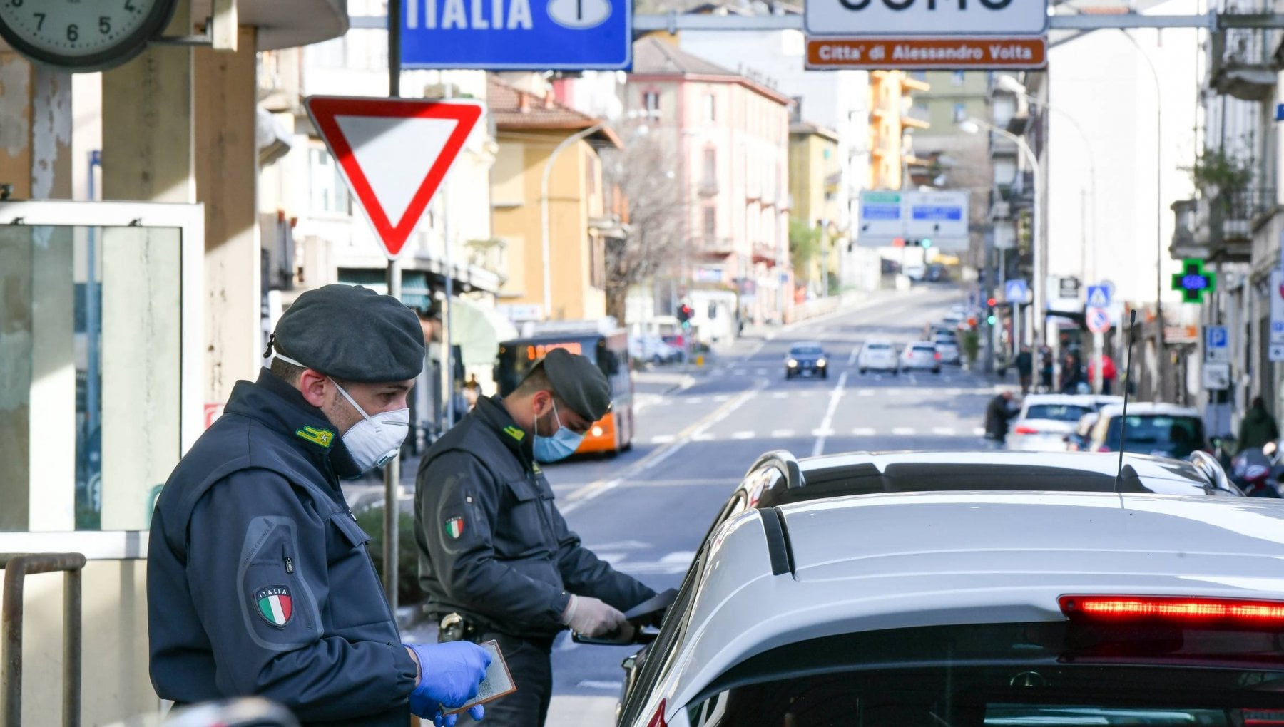 Prende Il Reddito Di Cittadinanza Senza Dire Che Il Marito Lavora In 