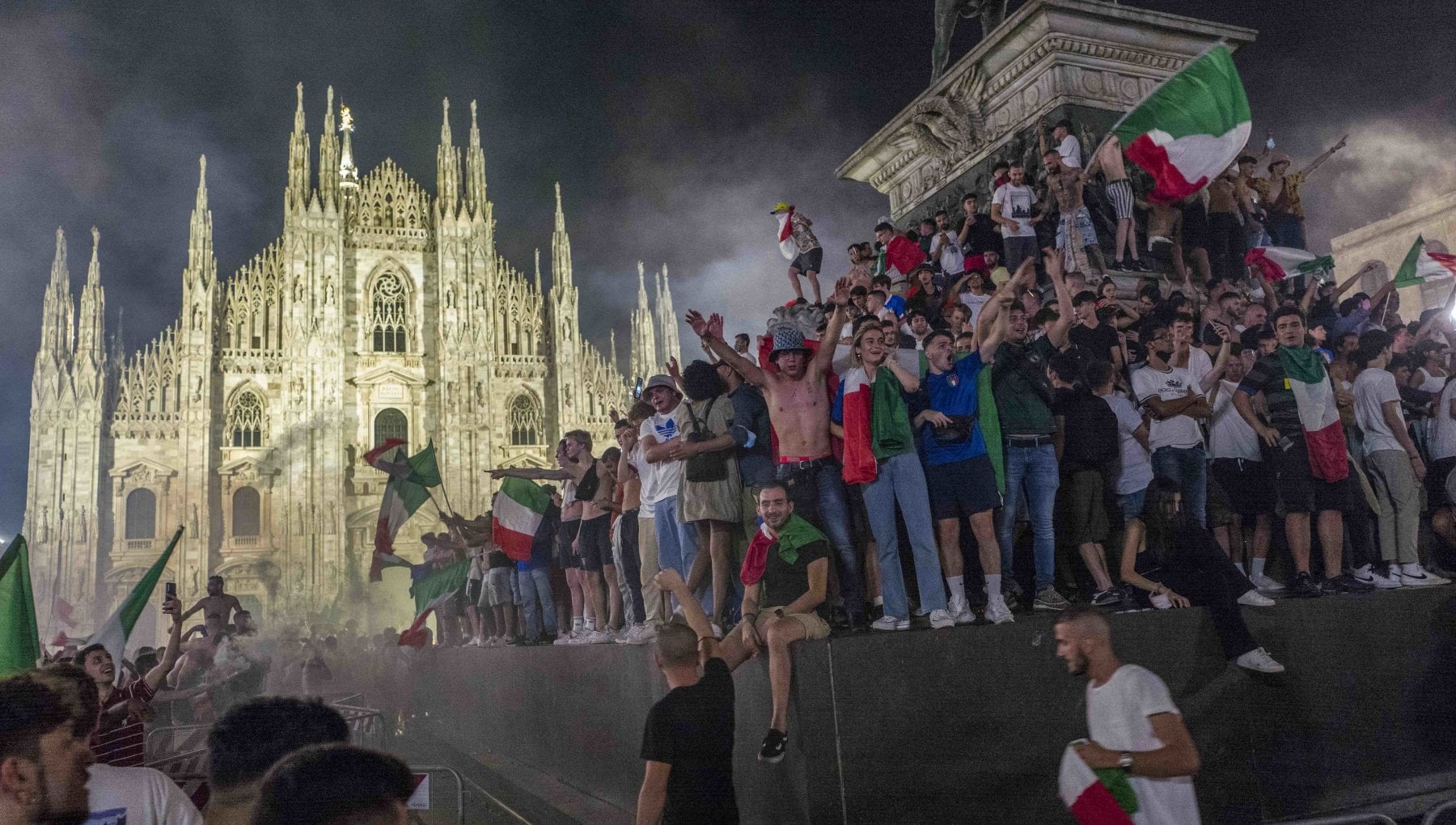 Finale degli Europei, a Milano 15 feriti nei festeggiamenti in piazza Duomo: gravi tre ventenni - Vimarsana News