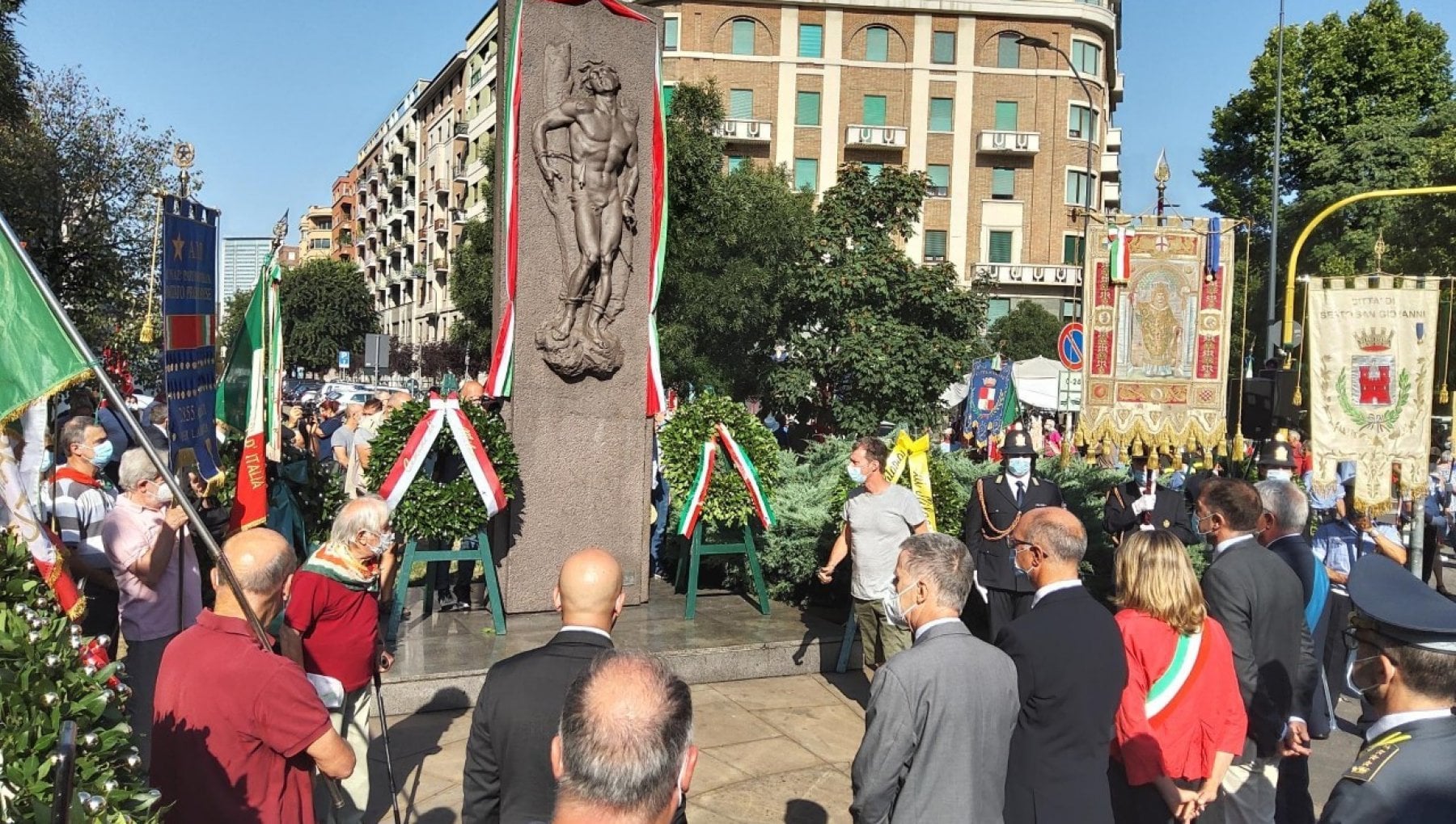 Piazzale Loreto a 77 anni dalla strage nazifascista: "Ora e sempre Resistenza, Milano non ha mai dimenticato" - Vimarsana News